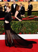 Emma Stone Bergaun Menerawang di SAG Awards 2015