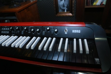 Koleksi Kaset Sampai Gitar, Ini Isi Studio Rekaman Ahmad Dhani