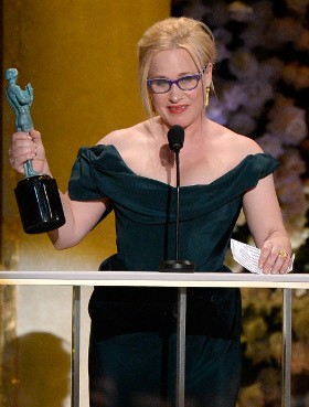 Patricia Arquette Raih Piala Pertama di SAG Awards 2015