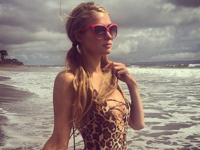 Seksinya Paris Hilton di Bali