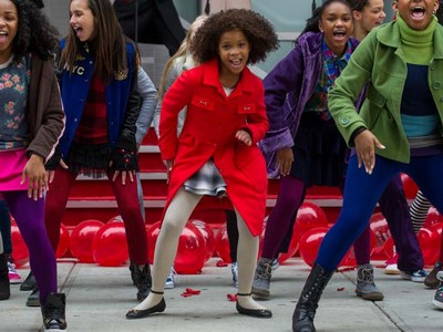 Bernyanyi dan Menari Bersama di Film Annie