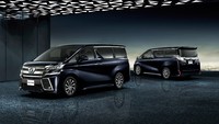 Pada model Vellfire terbaru, grille depat terbuat dari bar luas dan berlapis lembaran logam. Tampilan itu menggabungkan dengan lampu depan ganda dan wedge-plow-shaped di bawah bumper untuk memebrikan kesan ketahanan dan kekuatan. Pool/dok Toyota.