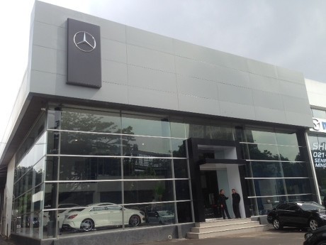 Mercy Resmikan Diler ke-8 di Jakarta