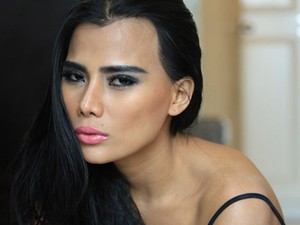 Susan Mazak, si Seksi yang Ingin Jadi Biduan Dangdut