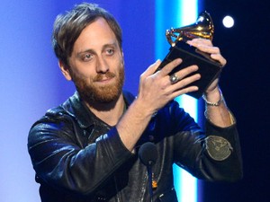 Throwback Grammy 2013! Panggung Megah untuk Dan Auerbach