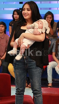 Kini tengah hamil muda, tampaknya Nagita Slavina sudah tak sabar untuk mempunyai anak. Pool/Gus Mun/detikFoto.