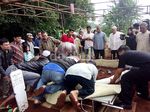 Suasana Duka di Pemakaman Zainal Abidin Domba