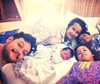 First new formation of #familypicture taken! tulis Widi di keterangan foto. (Instagram/Widi Mulia)