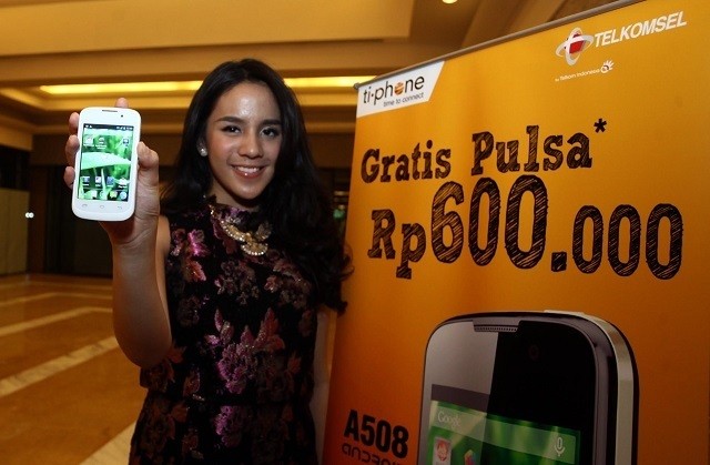 Tiphone Beli Perusahaan Voucher Pulsa Rp 450 Miliar