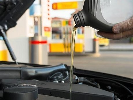 Ini Tips Ganti Oli Mobil Sendiri di Rumah