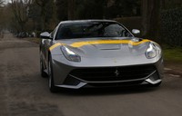 Bukan hanya edisi khusus, tapi F12berlinetta Edisi Tour de France 64 ini juga diproduksi terbatas. Dalam memproduksinya, Ferrari mempercayakan Tailor Made untuk melakukan modifikasinya. Pool/dok Ferrari.
