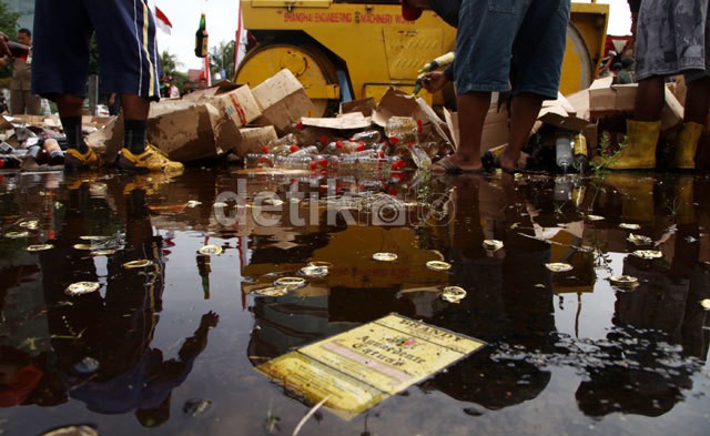 Polisi Tangkap Peracik Miras Oplosan yang Tewaskan 4 Orang di Ciracas