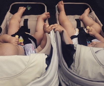 Gemes! Istri Chris Hemsworth Pamer Kelucuan Anak Kembar