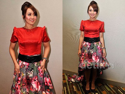 Aih, Femininnya Chua Kotak Dibalut Rok Bunga-bunga