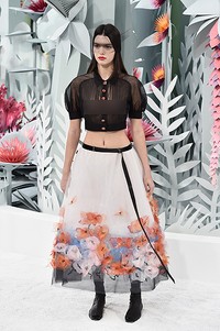Kendall saat memperagakan busana di catwalk Chanel di acara Paris Fashion Week Haute Couture Spring/Summer 2015 di Paris, Prancis. Pascal Le Segretain/Getty Images/detikFoto.