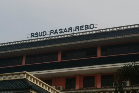 Ibu Ini Mengantre di RS Sejak Jam 3 Subuh Hanya untuk Berobat Jalan