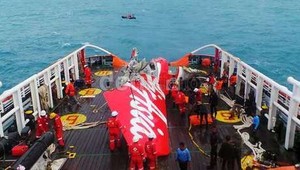 KNKT: Pesawat AirAsia QZ8501 Diterbangkan Kopilot dan Pilot Memonitoring