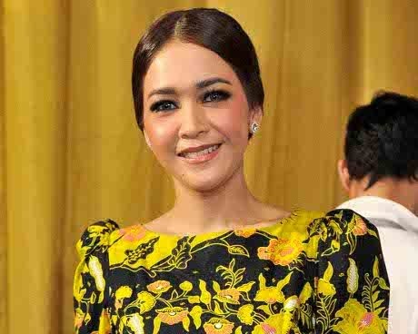 Dekat dengan Pria, Maia Estianty Hanya Curhat ke Anak-anak