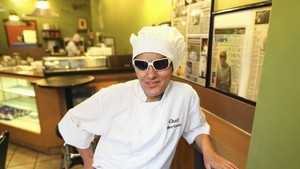 Chef Tuna Netra Ini Membuka Restoran Pertamanya di Lincoln Park