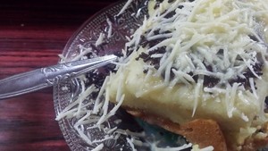 Ada Kue Pancong Bertabur Keju dan Cokelat