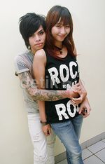 Muah! Putra Ovy '/rif' Dicium Melody