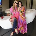 New BFF! Syahrini dan Paris Hilton Akrab Banget di Bali