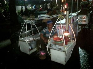 Rencana Ahok: Beli Makanan Kaki Lima Pakai Uang Elektronik