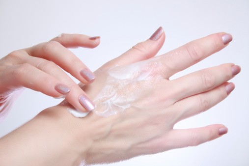 Lindungi Kulit Agar Tak Kering dan Kusam dengan Konsumsi Wortel, Ubi dan Bayam (2)