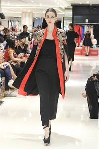 Mel Ahyar Trunk Show 2015 at Galeries Lafayette. Pasific Place. Jakarta. [Foto: Julius/Wolipop]
