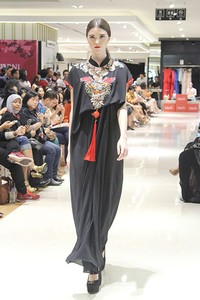 Mel Ahyar Trunk Show 2015 at Galeries Lafayette. Pasific Place. Jakarta. [Foto: Julius/Wolipop]