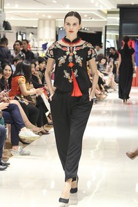 Mel Ahyar Trunk Show 2015 at Galeries Lafayette. Pasific Place. Jakarta. [Foto: Julius/Wolipop]