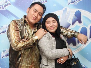 Terlihat Murung, Muzdhalifah Tak Mau Komentari Kepulangan Nassar