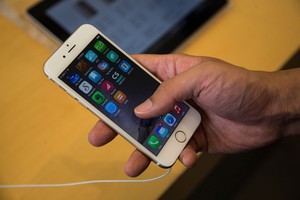 Mulai 2017, iPhone dkk Wajib Bikin Pabrik di Indonesia?