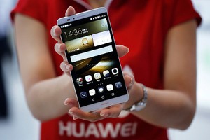 Huawei Beberkan Alasan Campakkan Windows