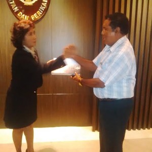 Didatangi Bupati Raja Ampat, Menteri Susi Cerita Teroris Lingkungan dan Pesawat Intai