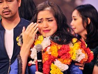 Dapat kejutan ulang tahun dari para sahabat, Jessica pun menangis terharu. Pool/Noel/detikFoto.