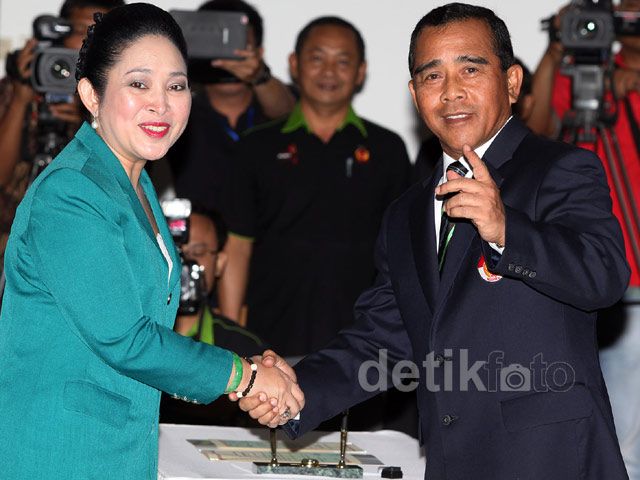 Titiek Soeharto Pimpin Organisasi Panahan