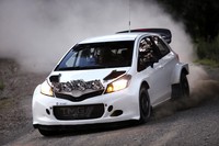 Bahkan Presiden Toyota Akio Toyoda langsung mencoba untuk menjajal kehandalan mobil reli Yaris ini. Istimewa/Toyota.
