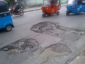 Hati-Hati! Masih Ada Lubang Jalan di Gunung Sahari, Jakarta Utara