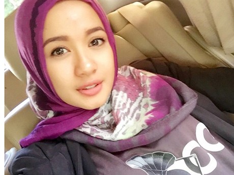 Laudya Cynthia Bella Berhijab, Zaskia Mecca Turut Senang