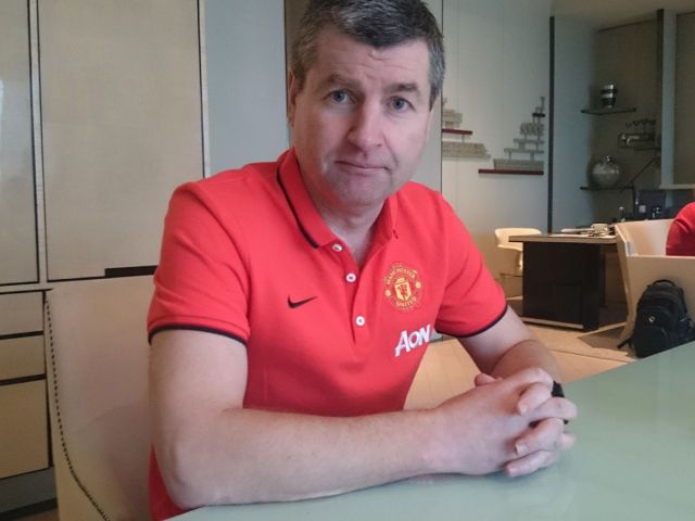 Denis Irwin dan Program CLEAR Ayo! Indonesia Bisa Academy
