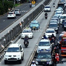 Ahok Belum Komunikasikan Ide Mobil Bayar Masuk Jalur TransJ