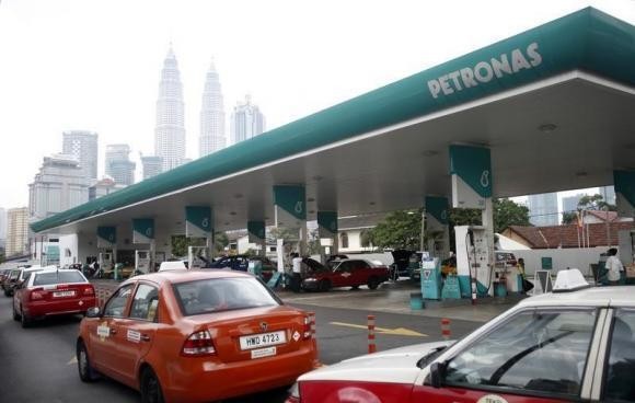 Malaysia Turunkan Lagi Harga BBM, Bensin Setara Pertamax Plus Jadi Rp 5.950/Liter