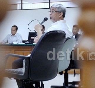 Rekening Bank Dibekukan, Akil Mochtar Gugat KPK