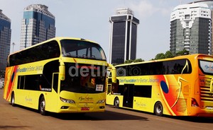 Bus Tingkat dari Tahir Belum Bisa Beroperasi, Ahok: Saya Dicaci Maki Orang