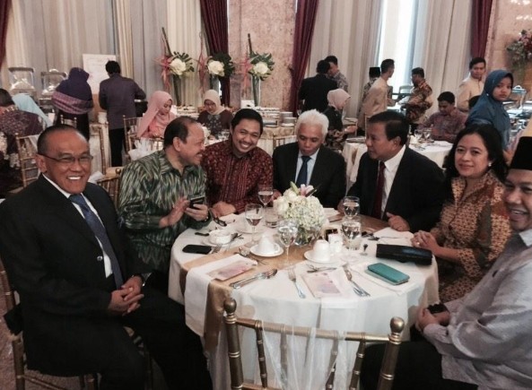 Puan di Tengah Meja Bundar KMP