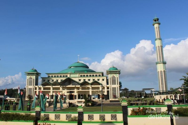 Ini Dia Masjid Raya Terbesar di Pulau Bangka