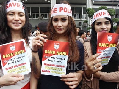 Pedangdut Cantik Ramaikan PN Jaksel