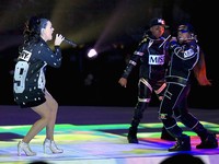 Setelah 'California Gurls', tiba-tiba muncul Missy Elliot lengkap dengan lagu andalannya 'Get Ur Freak On'. Christopher PolK/Getty Images/detikFoto.