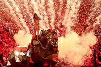 Ia membuka penampilannya dengan lagu 'Roar'. Rob Carr/Getty Images/detikFoto.